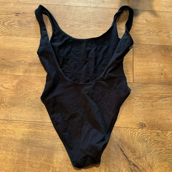 Yvette Mandell Black High Cut Low Back Scoop Neck Bodysuit Size Small - Picture 5 of 6